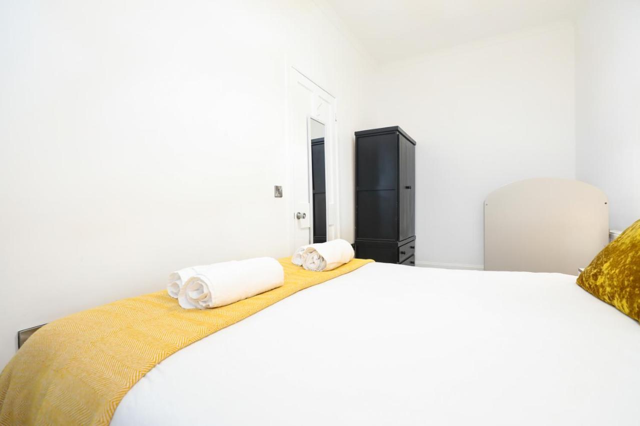 Stunning modern 3 bedroom apartment Edinburg Exteriör bild