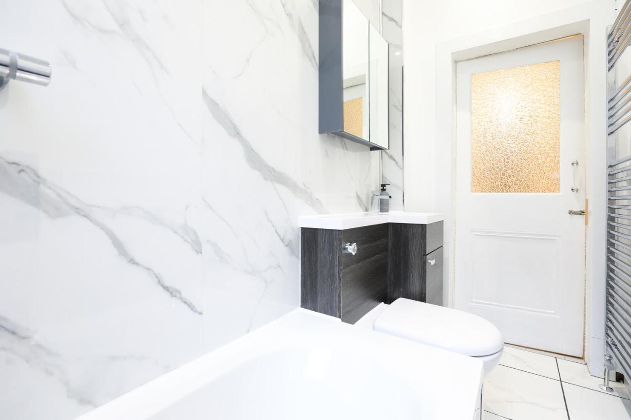 Stunning modern 3 bedroom apartment Edinburg Exteriör bild