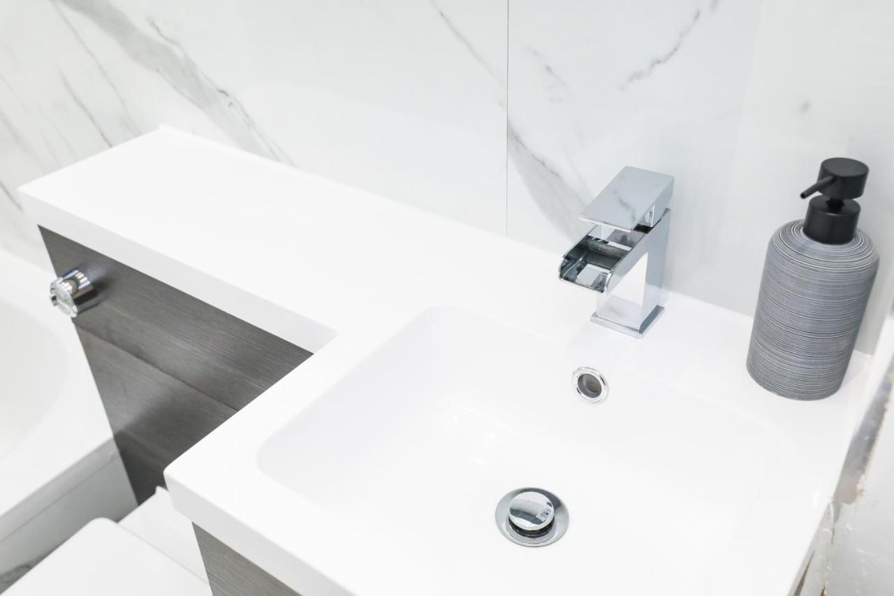 Stunning modern 3 bedroom apartment Edinburg Exteriör bild